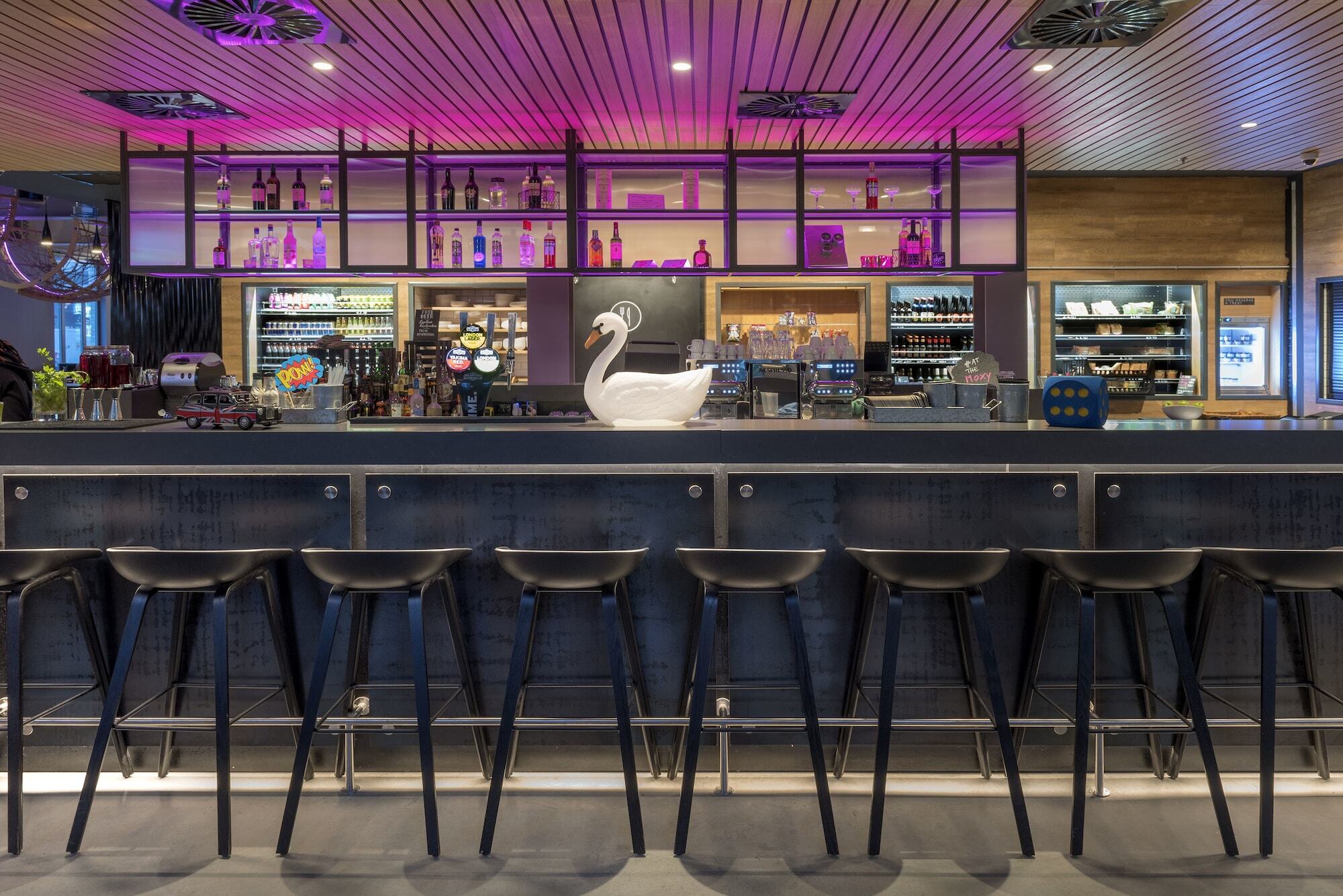 Moxy Edinburgh Airport Ingliston Exterior foto